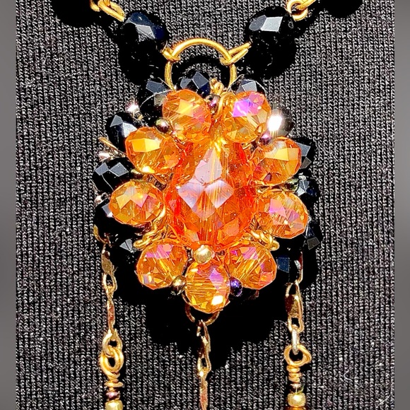 Handcrafted necklace of vivid peach & black vintage beads with dangling charms - Picture 3 of 8